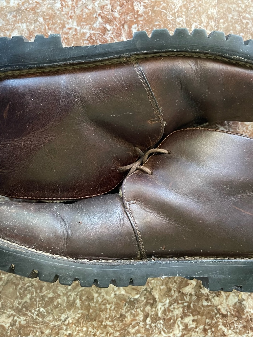 UGG Australia Brown Leather Shearling Lined Chukka Boots Men’s Size 10 US